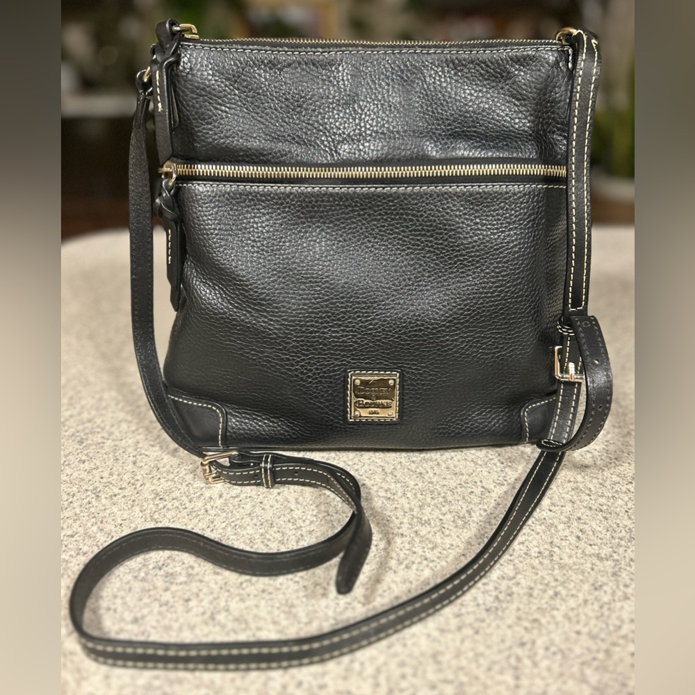 Dooney & Bourke Pebble Leather
Crossbody bag